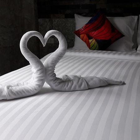 Moment House Hua Hin Hostel Екстериор снимка