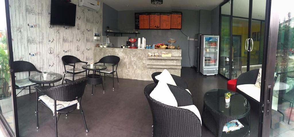 Moment House Hua Hin Hostel Екстериор снимка